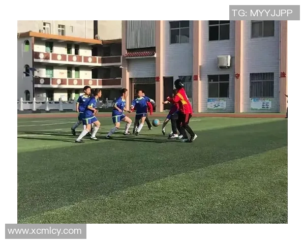 夏季足球服的选择与搭配技巧让你在球场上尽显风采